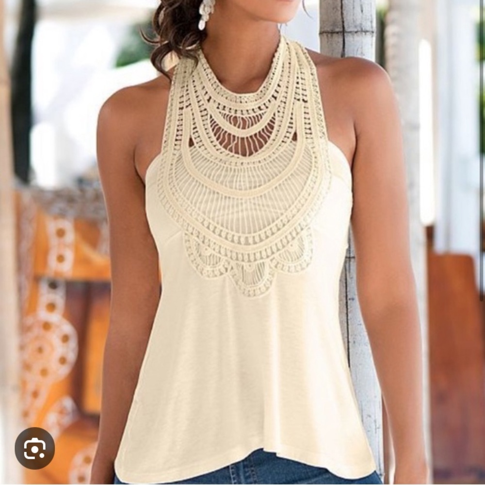 Pretty Venus crochet tank. In excellent condition with no marks